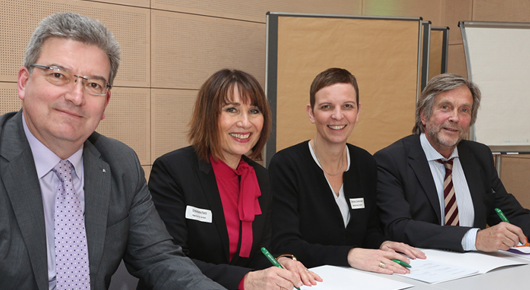 Mathias Selle, Dezernent Landkreis Osnabr�ck, Christiane Fern, Vorsitzende Gesch�ftsf�hrung Agentur f�r Arbeit, Sabine Ostendorf, Vorstand Ma�Arbeit kA�R, Horst-Dieter Husemann, NDS Landesschulbeh�rde Osnabr�ck