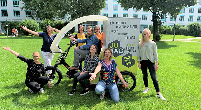 Das Team der JUBAG Augsburg mit dem JUBIKE