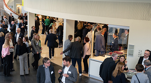 Viele interessierte Besucherinnen und Besucher, die am Tag der Jobcenter 2026 teilgenommen haben.